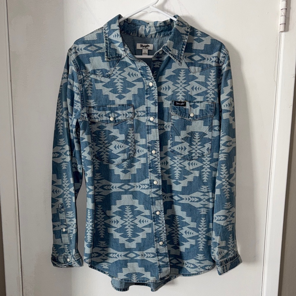 Women’s Wrangler Aztec Blue Denim Shirt - L